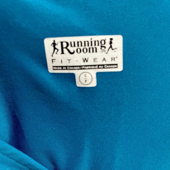 Running Room fit wear top - Picture 5 of 5